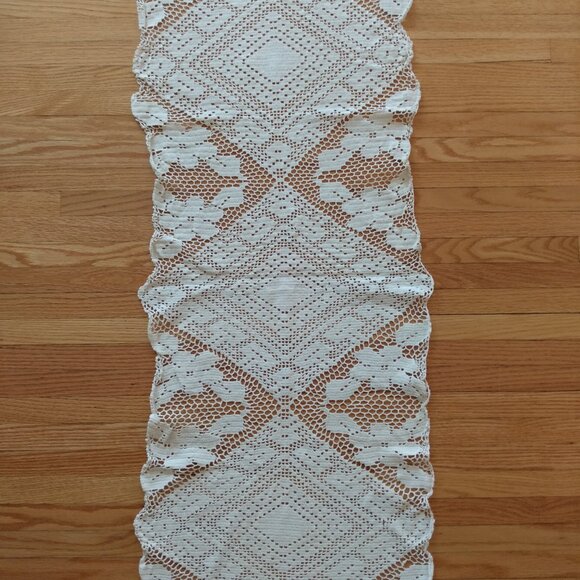 Vintage Filet Crochet Table Runner 40.5" by 17" Diamonds Flowers White Cotton - Picture 2 of 14